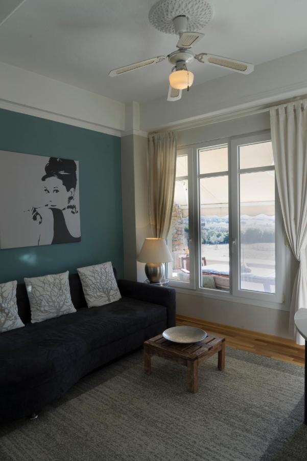 Lovely Apartm.Near Airport Kardia Екстер'єр фото