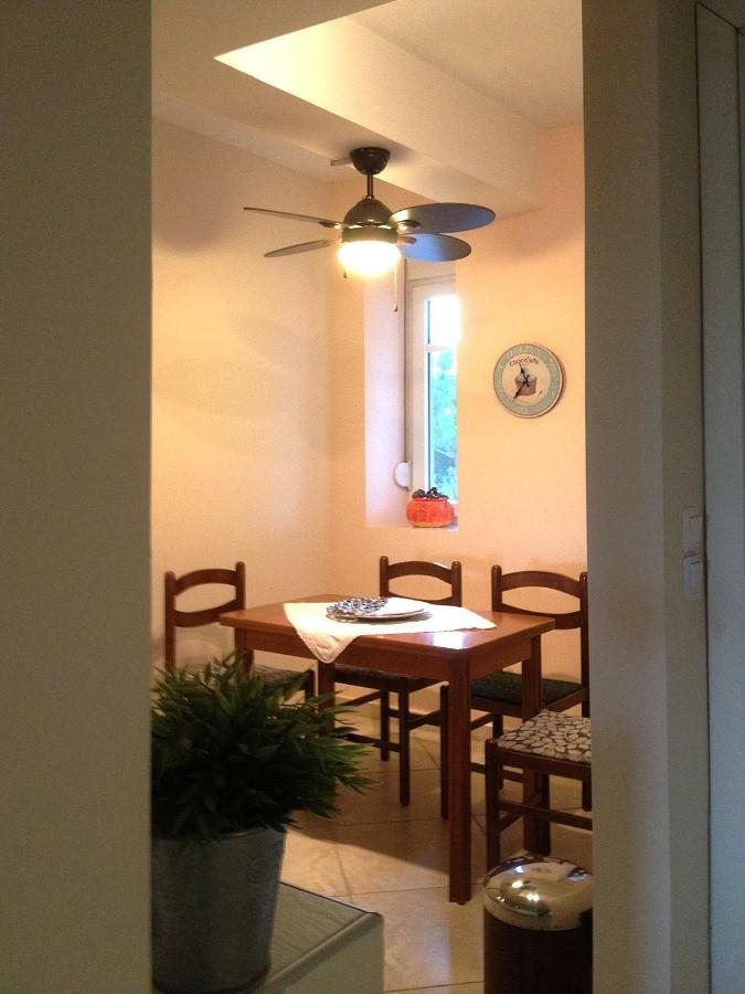 Lovely Apartm.Near Airport Kardia Екстер'єр фото