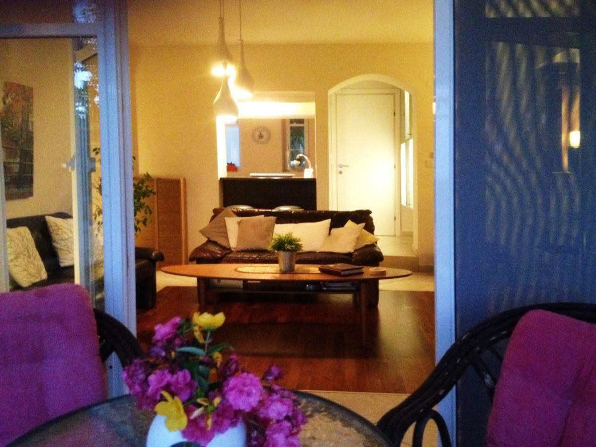 Lovely Apartm.Near Airport Kardia Екстер'єр фото