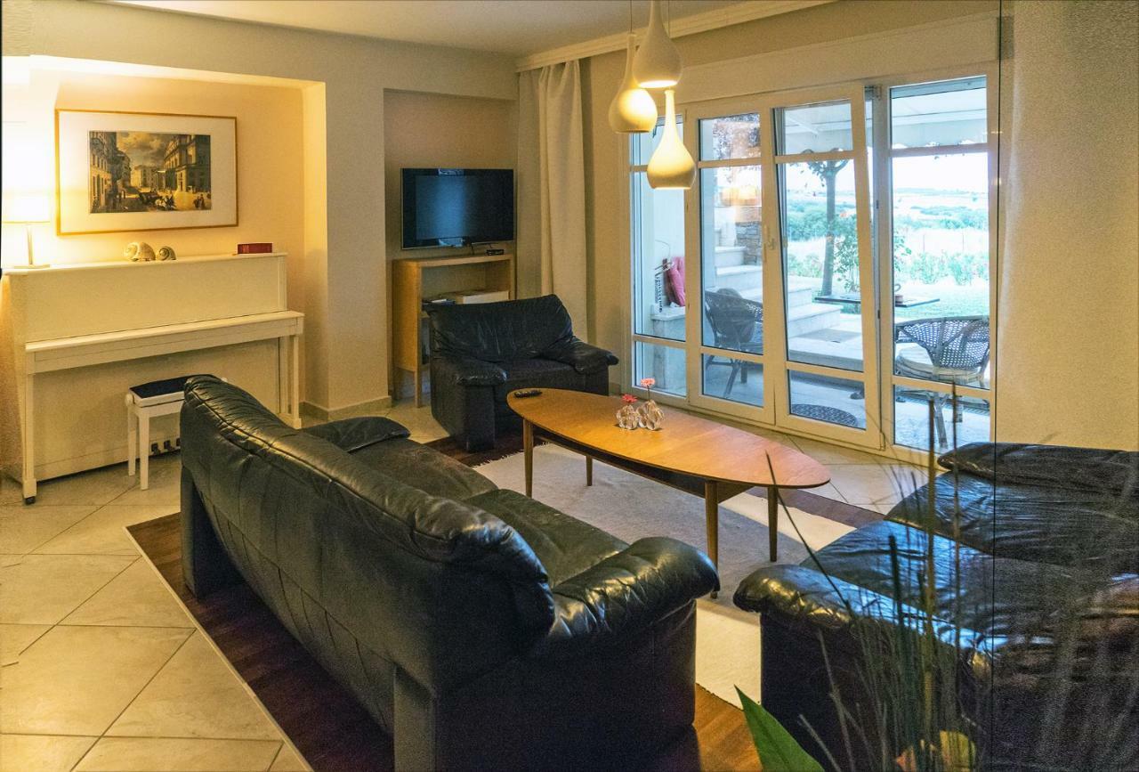 Lovely Apartm.Near Airport Kardia Екстер'єр фото